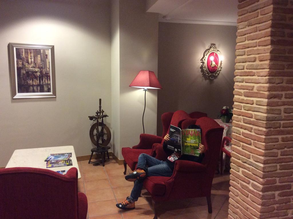 Hotel Rural Los Roturos Maestu Bagian luar foto