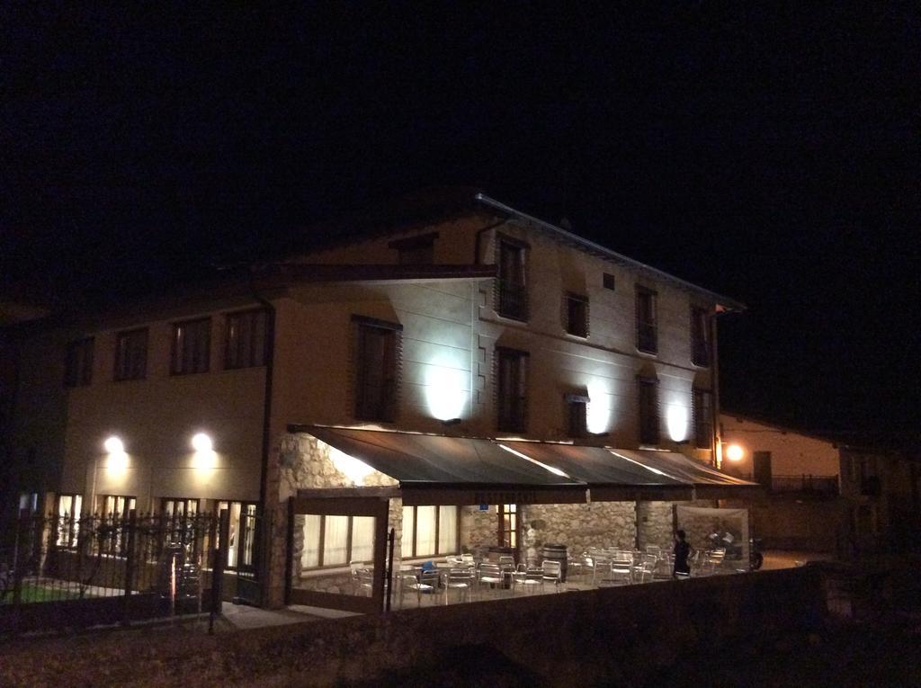 Hotel Rural Los Roturos Maestu Bagian luar foto