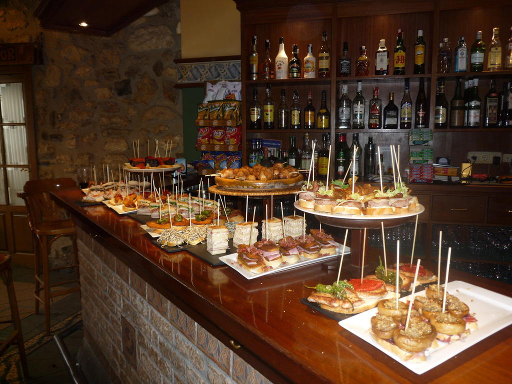 Hotel Rural Los Roturos Maestu Bagian luar foto